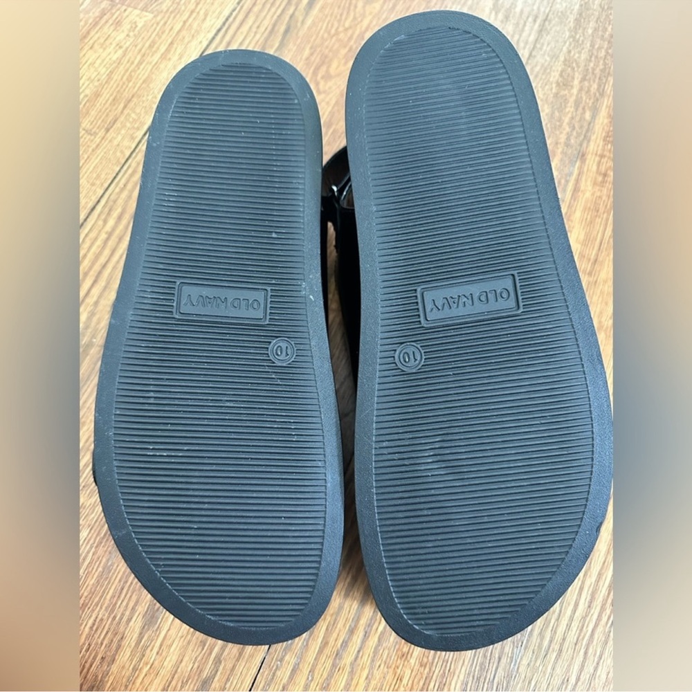 Old Navy Black Sandals with Buckles - Picture 4 of 4